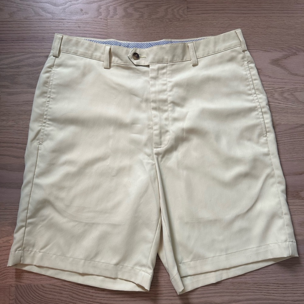 Donald Ross Men's Classic Light Yellow Flat Front Shorts